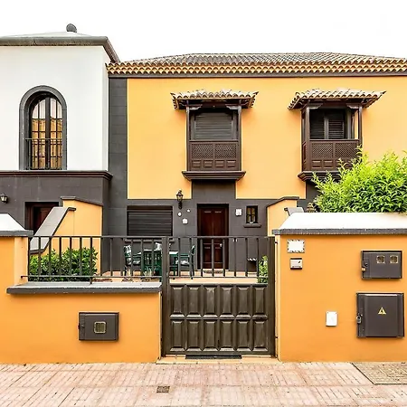 Townhouse In La Duquesa With Bbq And Shared Pool Costa Adeje (Tenerife)