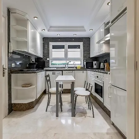 Holiday home Townhouse In La Duquesa With Bbq And Shared Pool