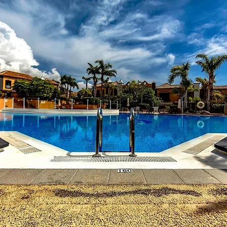 Townhouse In La Duquesa With Bbq And Shared Pool * 阿德耶