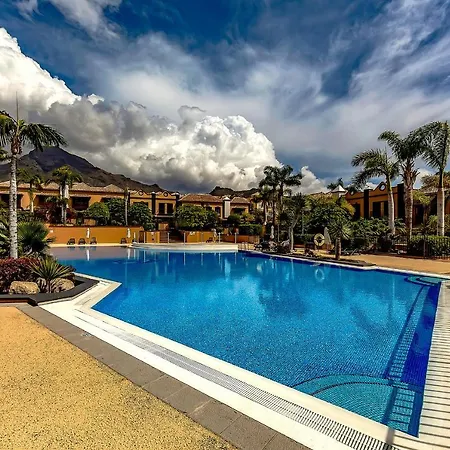 Townhouse In La Duquesa With Bbq And Shared Pool Costa Adeje (Tenerife)