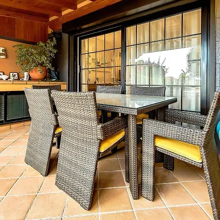 Semesterbostad Townhouse In La Duquesa With Bbq And Shared Pool Costa Adeje (Tenerife)
