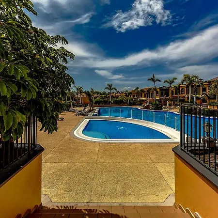 Townhouse In La Duquesa With Bbq And Shared Pool Semesterbostad *