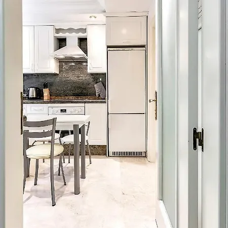 Semesterbostad Townhouse In La Duquesa With Bbq And Shared Pool Costa Adeje (Tenerife)