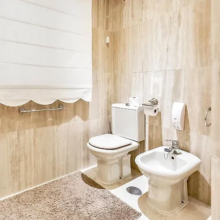 Townhouse In La Duquesa With Bbq And Shared Pool 度假居 阿德耶