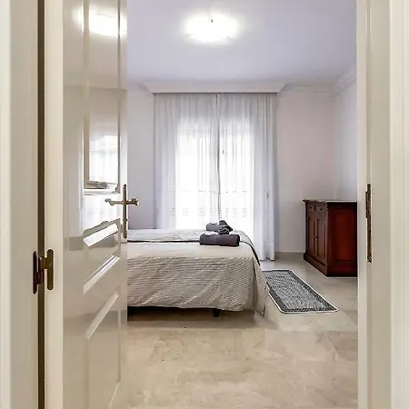 Townhouse In La Duquesa With Bbq And Shared Pool