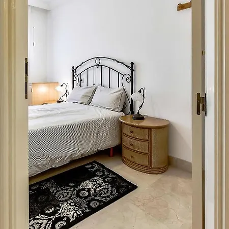 Townhouse In La Duquesa With Bbq And Shared Pool 阿德耶