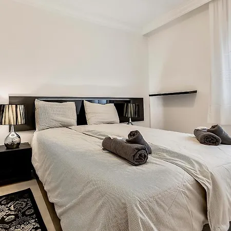 Townhouse In La Duquesa With Bbq And Shared Pool 度假居