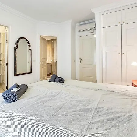 度假居 Townhouse In La Duquesa With Bbq And Shared Pool 阿德耶
