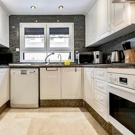 度假居 Townhouse In La Duquesa With Bbq And Shared Pool